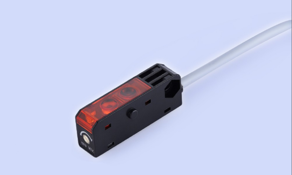 光电传感器连接器怎么选？万连M12 抗环境干扰连接器助力精准响应