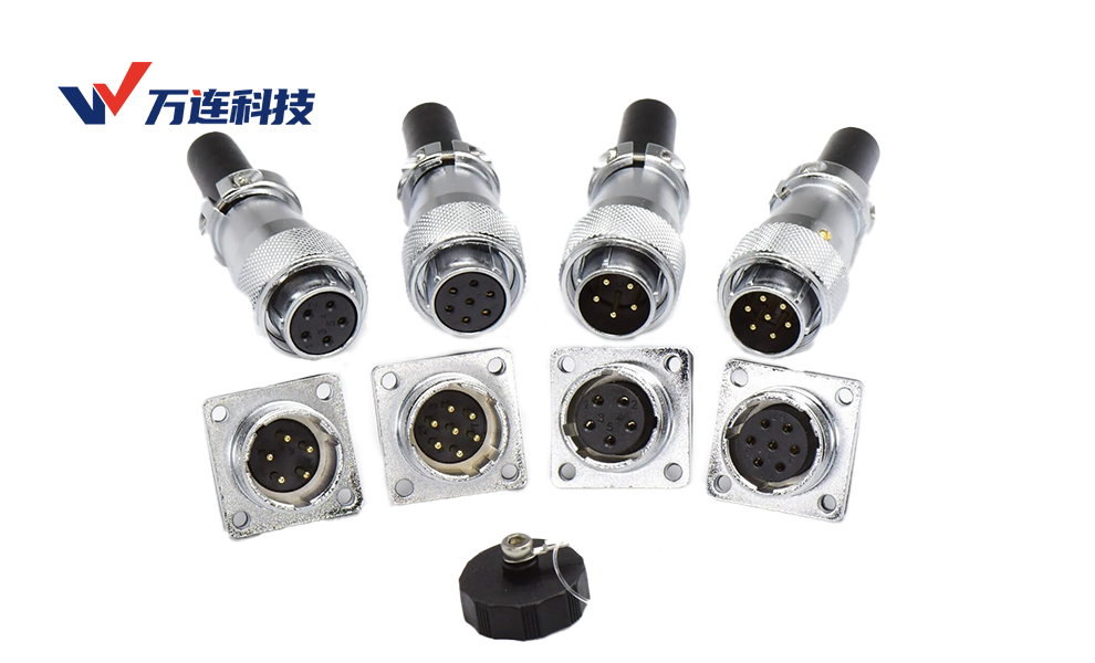工控类连接器螺纹锁紧/推拉自锁——抗振防护、安装效率与选型指南
