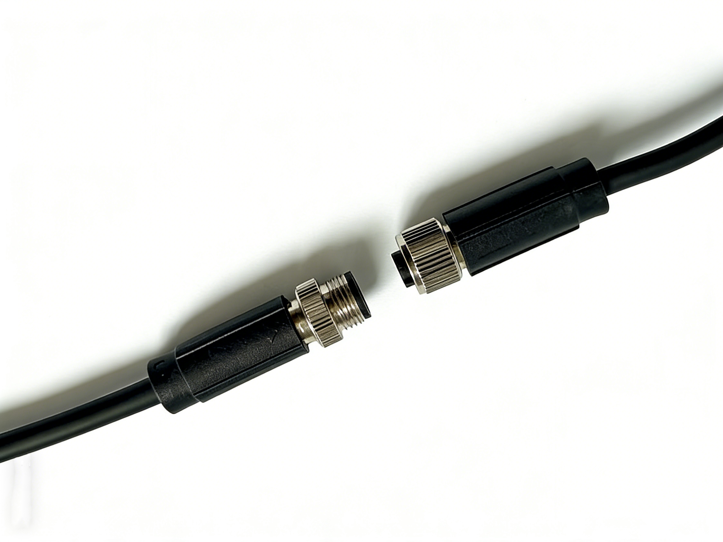 屏蔽连接器在复杂环境中的解决方案